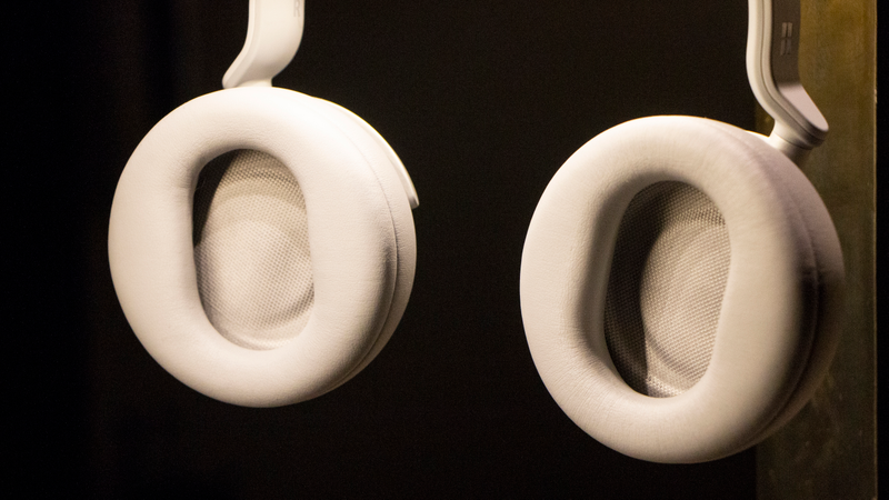 Illustration for article titled Microsoft's Surface Headphones Sound Like Disappointment